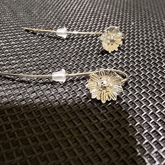 Daisy Long Back Earrings - Picture 4 of 6